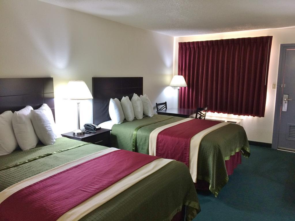 Travel Inn & Suites Atlanta Texas Bagian luar foto