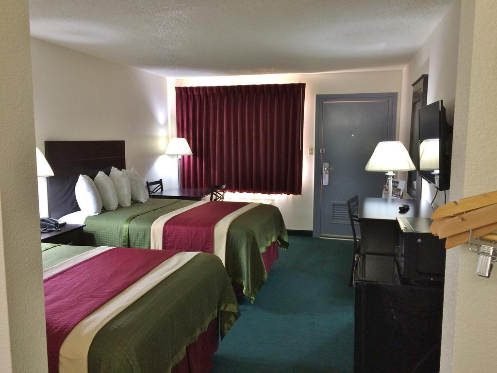Travel Inn & Suites Atlanta Texas Bagian luar foto